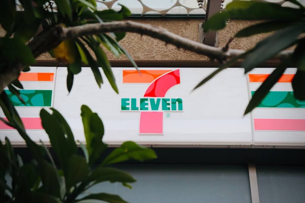 7-Eleven Leading Charge with Installation of 500 EV Ports by End of 2022